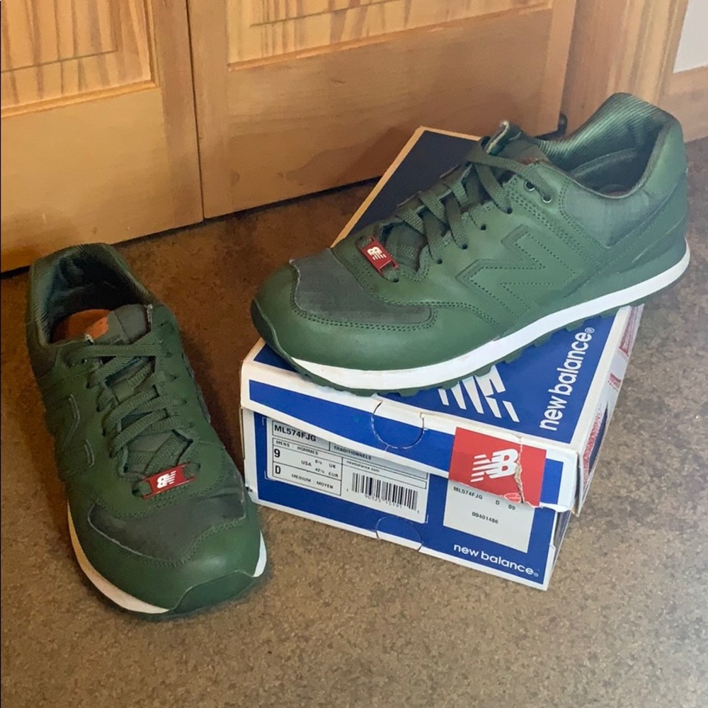 New Balance 574 (Green)